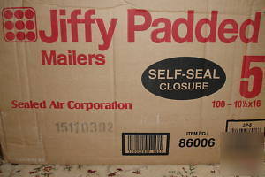 New sealed air jiffy padded mailer 10 1/2 x 16 case 100 