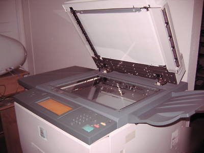 Xerox docucolorâ„¢ 12 color copier w/splash G640