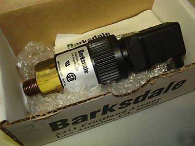 New barksdale compact pressure switch, 96211-BB1-T2