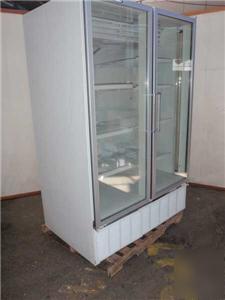 Carrier pulse 2 glass door reach-in freezer ULG50BC-5