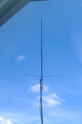 Uvs 200 144 / 440 mhz vhf/ uhf dual band base antenna 