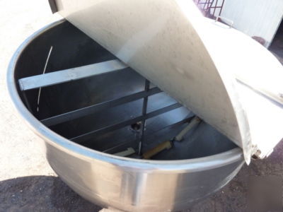 Stainless steel mixing kettle - 200 gallon capacity