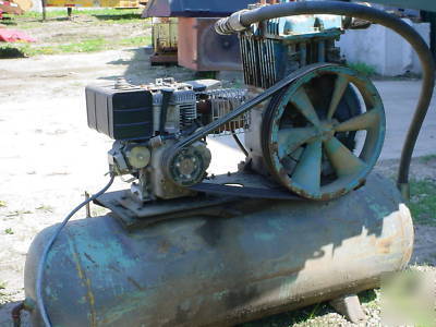 Quincey model 340 with 11HP briggs & stration