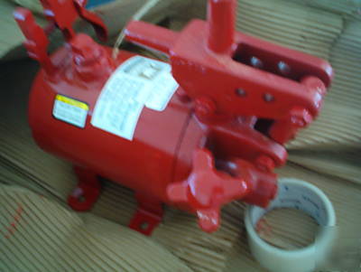 Surplus prince mfg hydraulic hand pump pm-hp-5 1/2 gal.