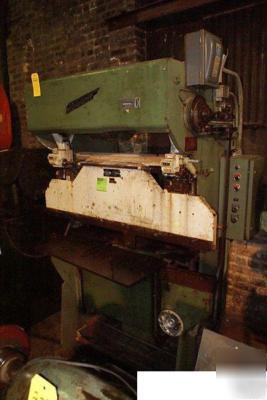 Diacro di-acro hydraulic 17 ton 4' press brake machine