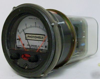 Dwyer type 43004 photohelic gauge switch included 
