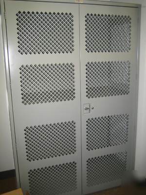 Heavy duty grizzly see-thru stainless storage cabinet 