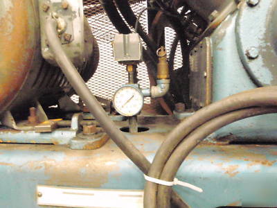 6900 rockwell DB4620 piston type air compressor