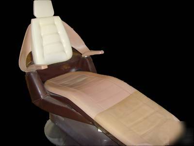 Royal model 16 chair and dental light- fully functional