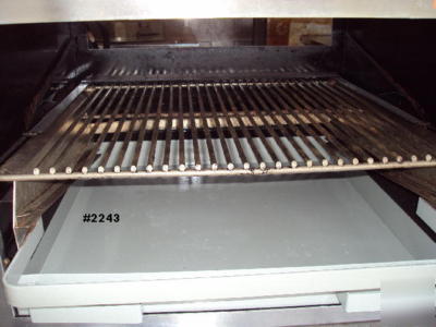 Electric char-grill (w/base) by hotpoint
