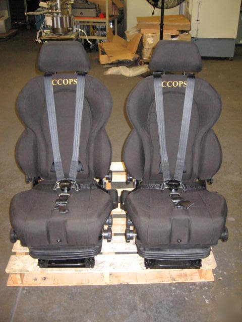 G65784 two gss adjustable bucket seats & 5POINT harness