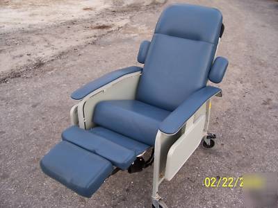 Lumex 577G427 medical clinical care 3 position recliner