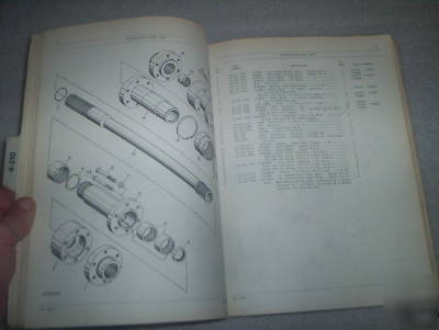 White 4-210 field boss tractor parts catalog april 1985