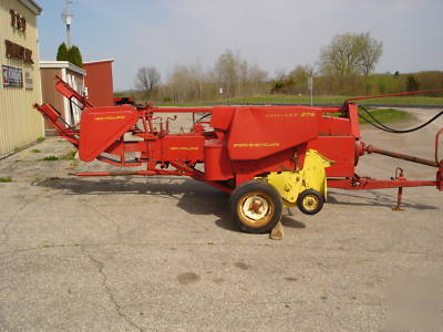 New holland 276 square baler w/ 70 thrower