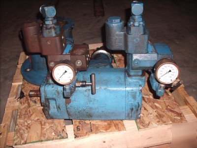 Vickers high pressure vane pump model:2525VPF6363AA