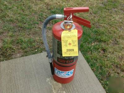 Ansul sentry tri-class (abc) dry chemical fire exting