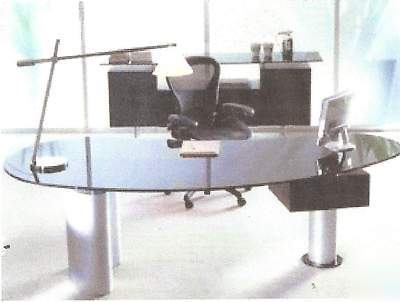 Cantoni - executive desk and 2 door credenza