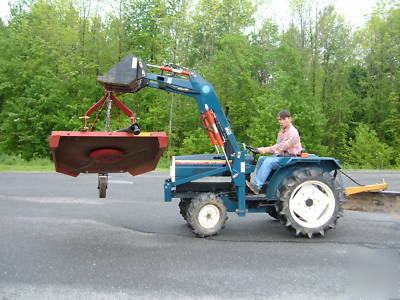 Mitsubishi 3-cyl diesel 4X4 loader tractor blade mower