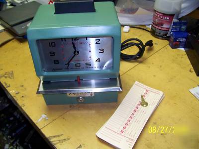 Acroprint 125 time clock recorder with key mint