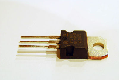 MJE13007 npn 400V 8A 80W silicon power transistor X2PCS