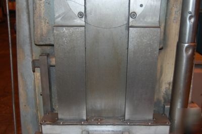 Kearney & trecker vertical milling machine