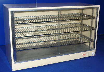 Leec sliding door laboratory drying cabinet â€“ 226 litre