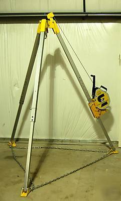 7FT tripod & 50FT 3-way retractable confined space kit