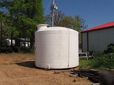 Fiberglass water tank - 7000 gal, heavy duty