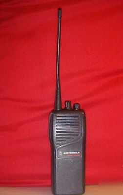 Motorola radius GP350 radio talkie uhf 16 channel 