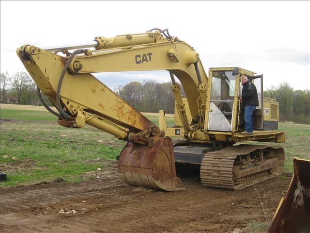 Caterpillar 235 excavator premium work ready machine