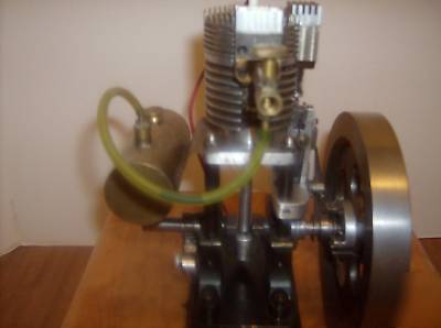 Gearless hit & miss model engine by philip duclas 