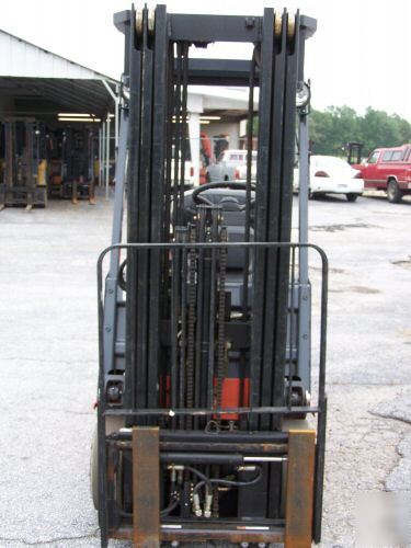 2004 toyota 3000 lb cap forklift truck