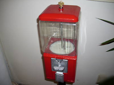 Ashland candy/gumball vending machine $.25 berryw/stand