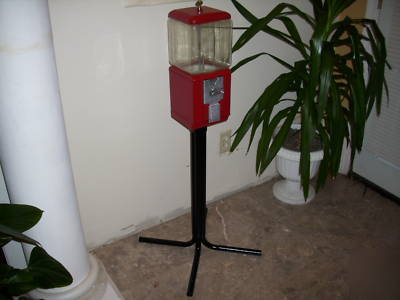Ashland candy/gumball vending machine $.25 berryw/stand