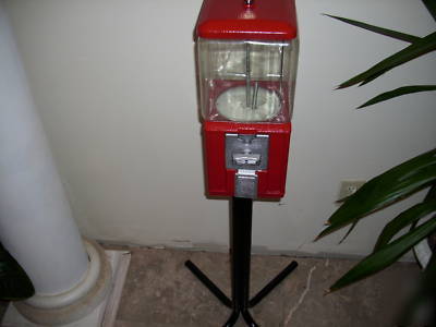 Ashland candy/gumball vending machine $.25 berryw/stand