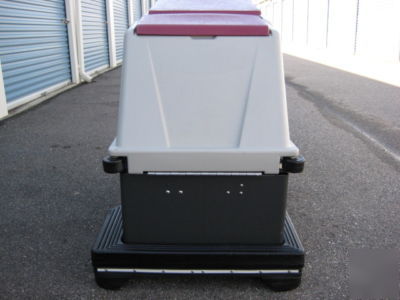 Minuteman 260 traction driven floor scrubbers 26-inch