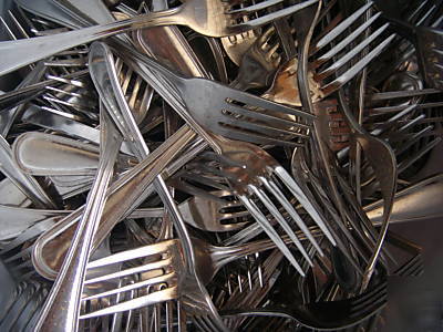 100S of restaurant quality forks and knives