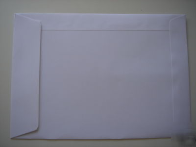 25 x white peel & seal B5 envelopes - 175 x 250MM