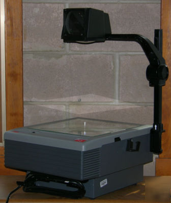 3M 9100 portable overhead projector