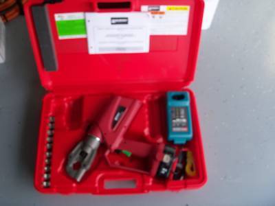 Burndy PAT600-18V battery crimper, 6 ton with 5 dies