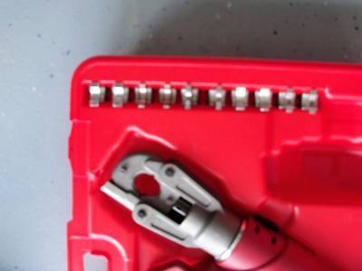 Burndy PAT600-18V battery crimper, 6 ton with 5 dies