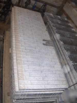 New alum concrete wall forms 9' vip textured 