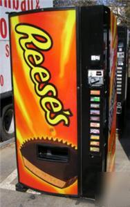 Reeses candy vending machine - excellent condition 