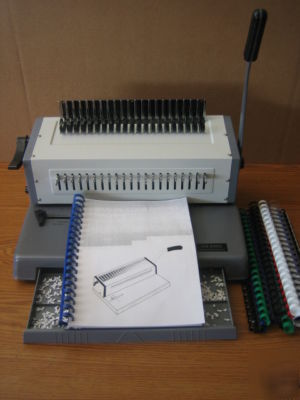 Heavy duty 580 sheet punch/binding machine + 200 combs