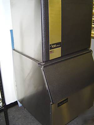 New - ice-o-matic cube ice maker ICE0806FW + bin B40PSA