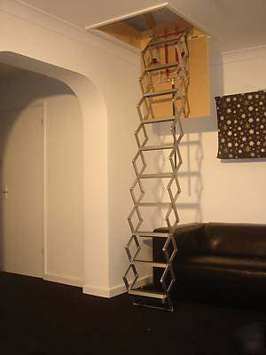 9FT concertina attic ladder / stairs - non slip treads