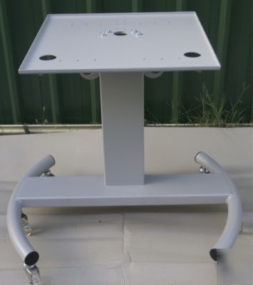 Heavy duty wheeled projector stand