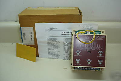 Johnson tc-6100-1 cybertronic temperature controller 