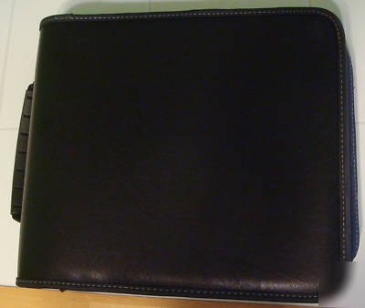 Used univenture cd / dvd storage binder - 224 discs 