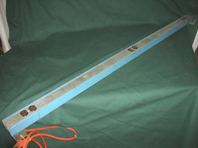 Power strip 3 duplex receptacles sturdy raceway 5' long